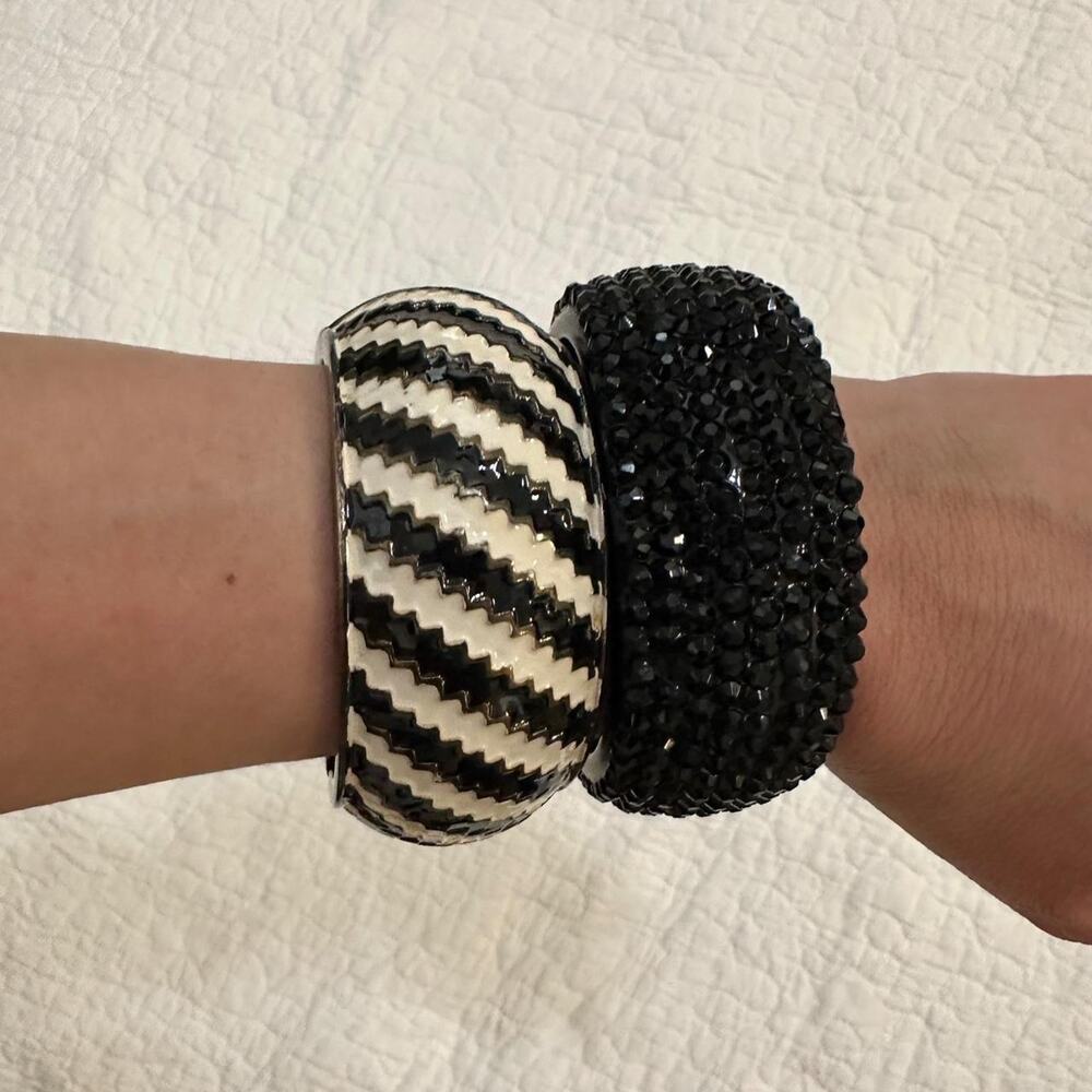 Black and white chevron bangle